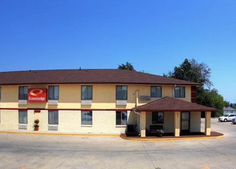 Econo - Leavenworth * Lansing