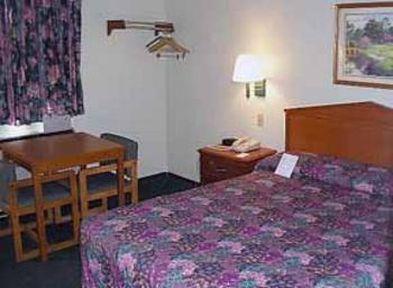 Econo - Leavenworth Lodge Lansing